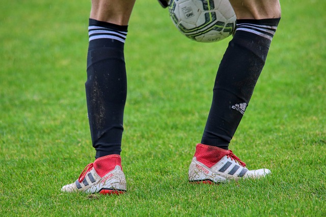 43.3米超远吊射破门，亚当斯创造本赛季英超最远距离进球