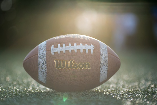 比赛第23圈，诺里斯追赶角田时四轮出白线，被赛会记录。