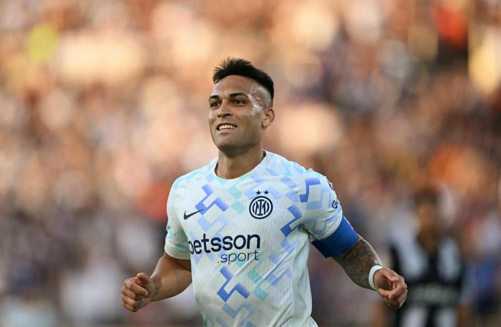 大连球迷给李昂留言寻求“信号”和“定心丸”，李昂点赞了