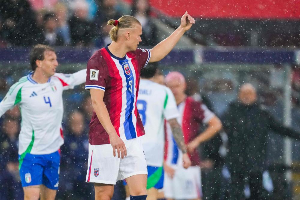 詹姆斯球队单场两人同砍35+，首次他不是其中之一